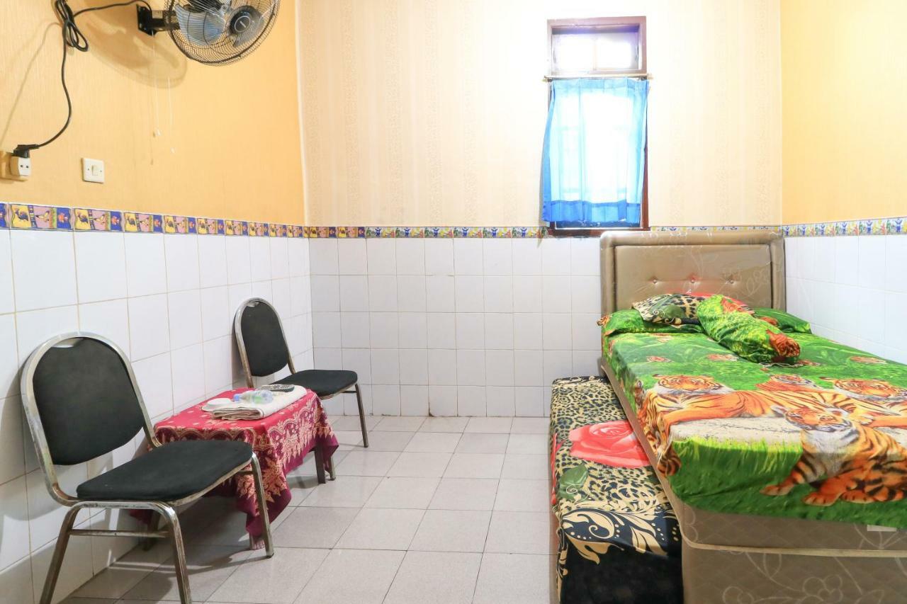 Dharmawati Homestay Syariah At Terminal Purabaya Waru Екстер'єр фото