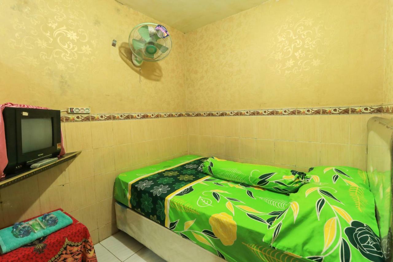 Dharmawati Homestay Syariah At Terminal Purabaya Waru Екстер'єр фото