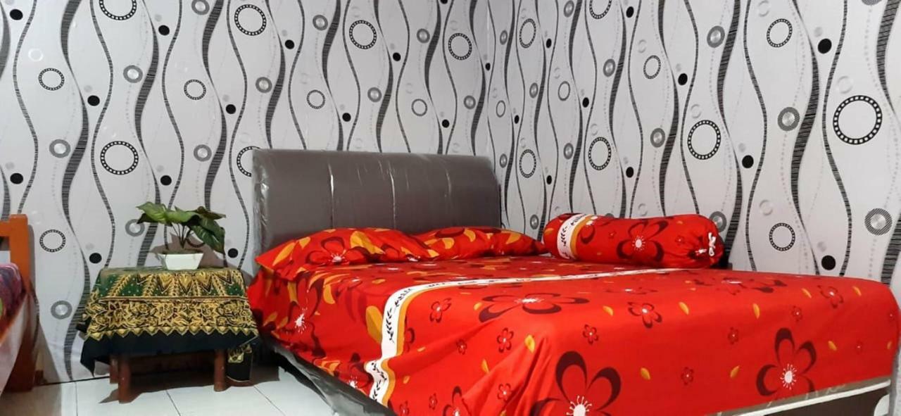 Dharmawati Homestay Syariah At Terminal Purabaya Waru Екстер'єр фото